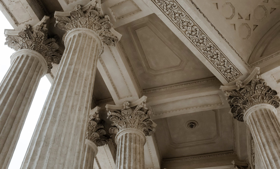 Colonnes d'un bâtiment classique