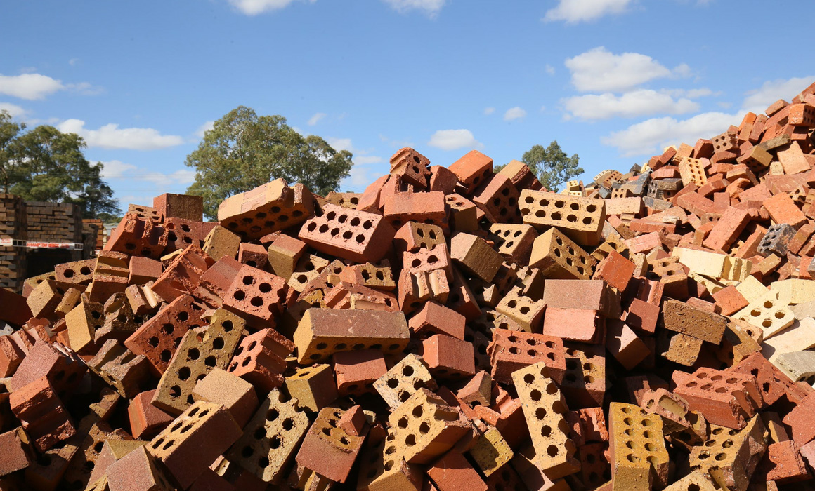 Amoncellement de vielles briques