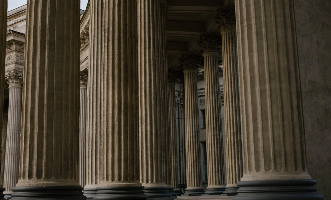 Colonnes d'un bâtiment classique