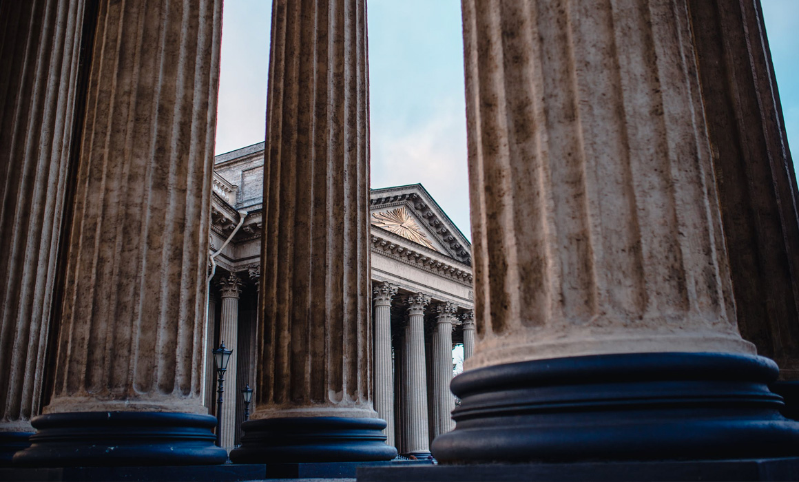 Colonnes d'un bâtiment classique