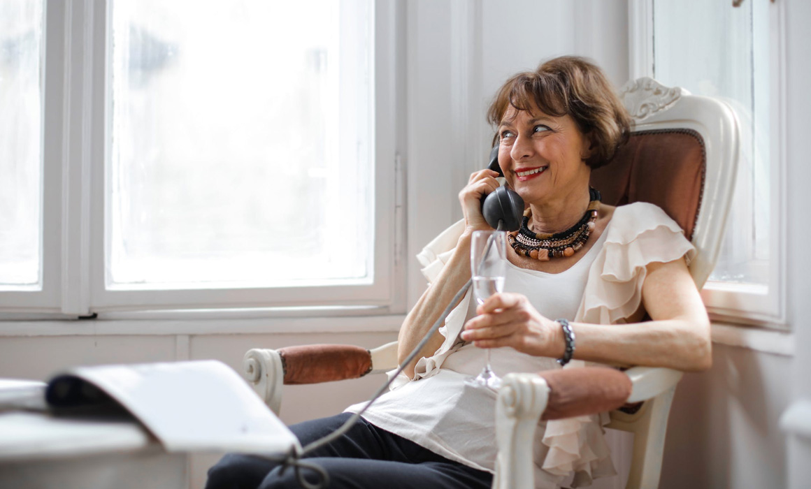 Femme au téléphone