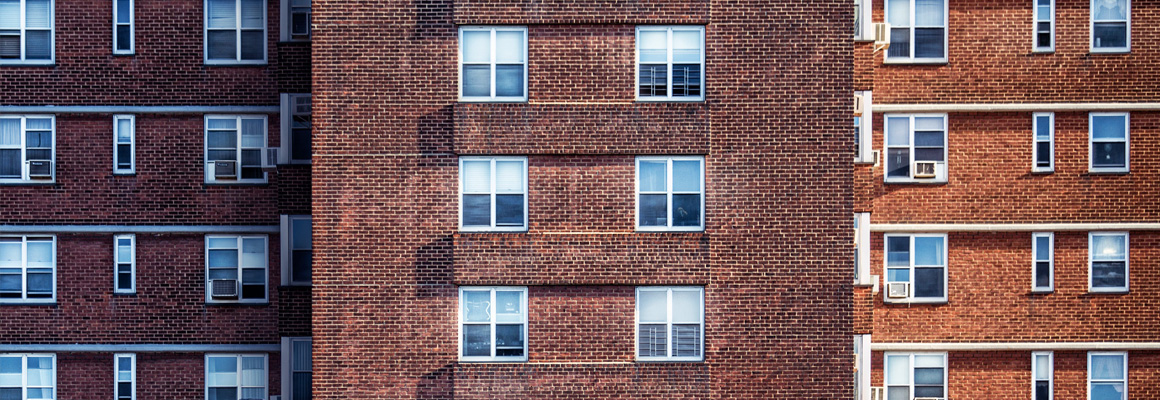 Façades d'immeubles en brique rouge