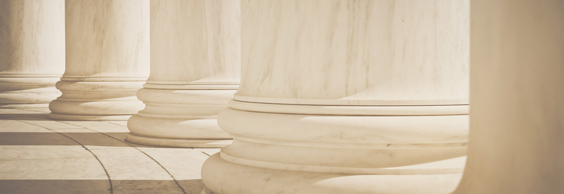 Colonnes bâtiment de justice