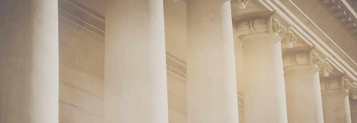 Colonnes bâtiment de justice